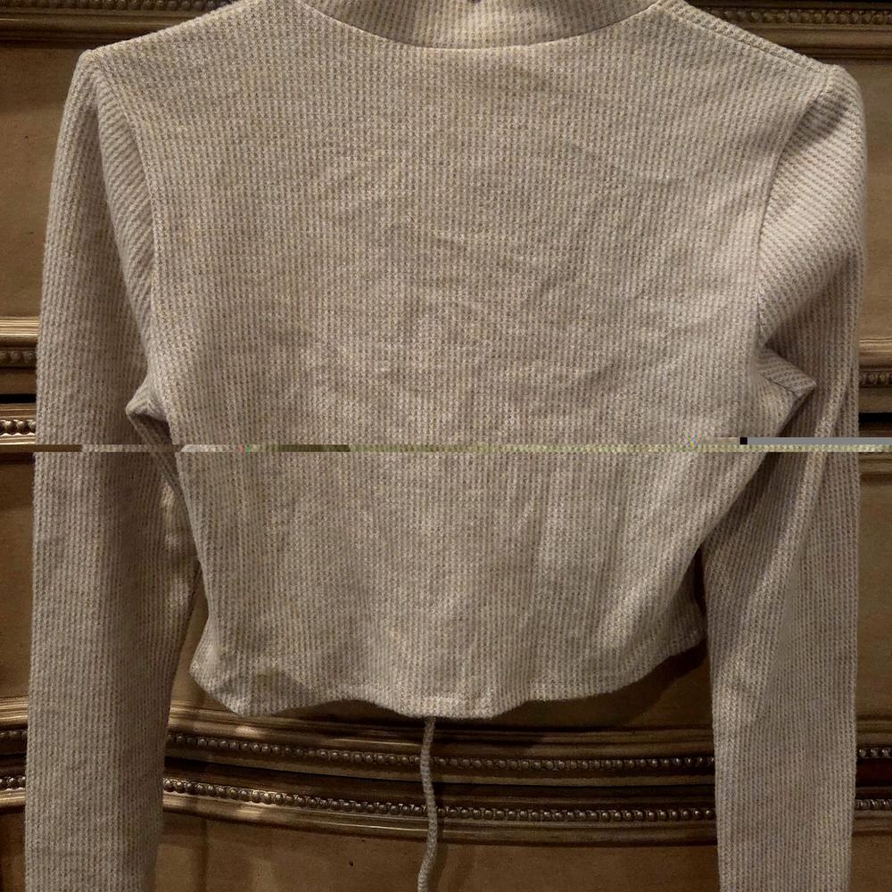 NWT Womens Long-Sleeve Ribbed Crop Top in Beige L